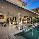 Exquisite 4Br Villa Oasis In Central Seminyak, Bali